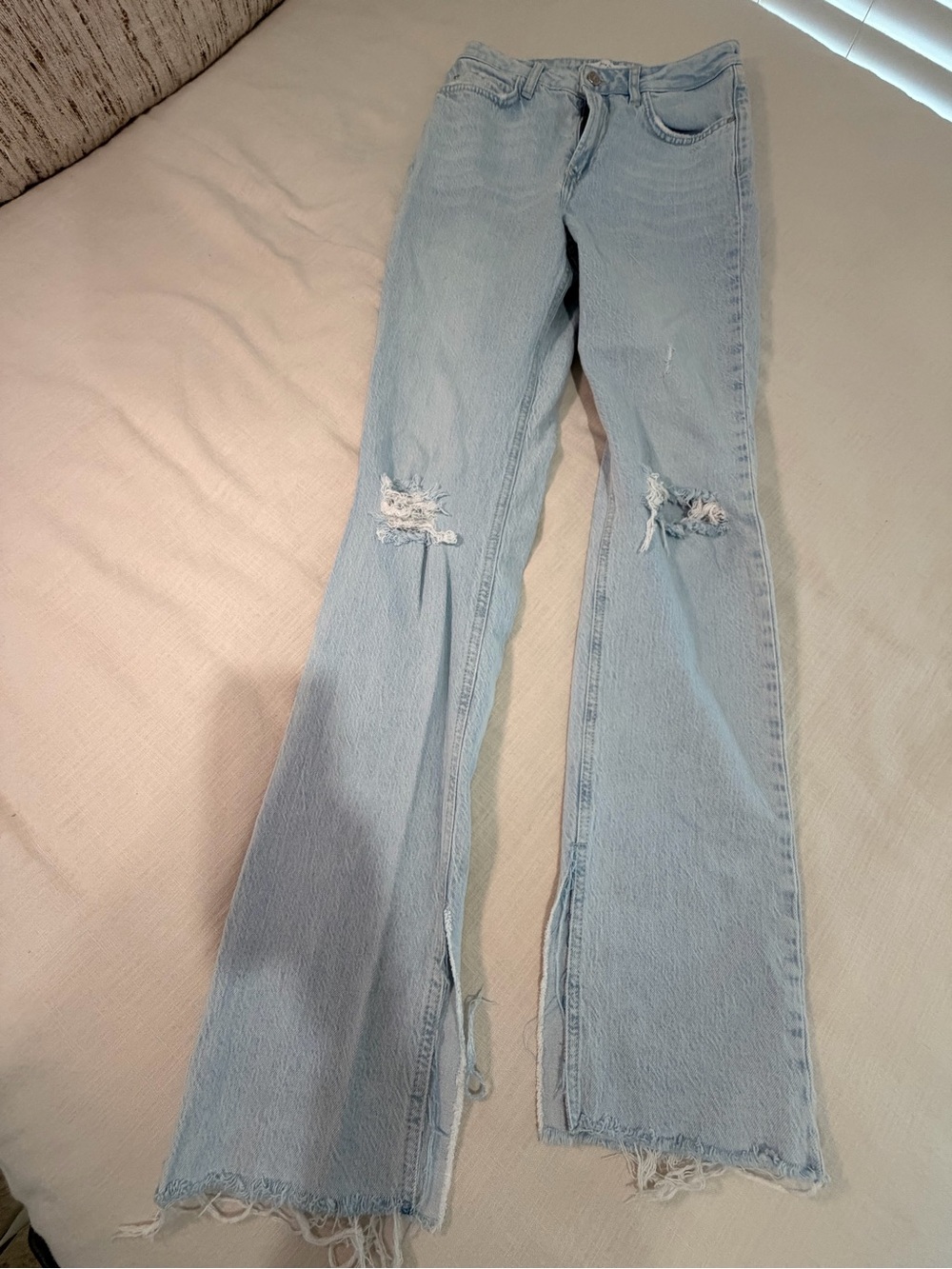 ZARA Light Wash Distressed Ripped Flare Jeans Raw Hem Size 4